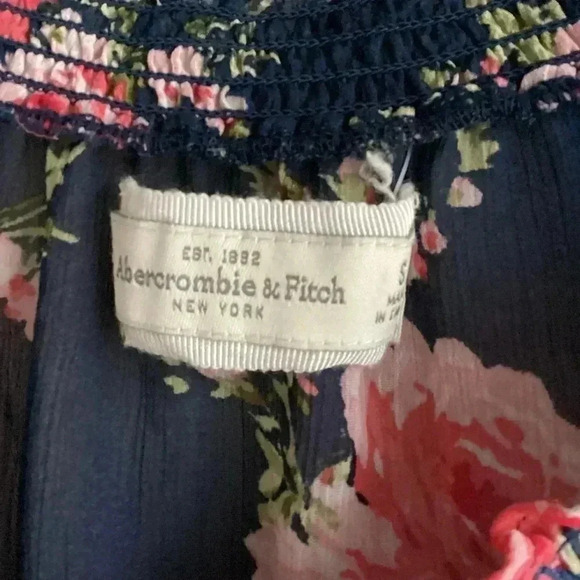 Abercrombie & Fitch Navy & Ruffle Top Blouse with Pink Floral Print Size Small - Picture 3 of 8